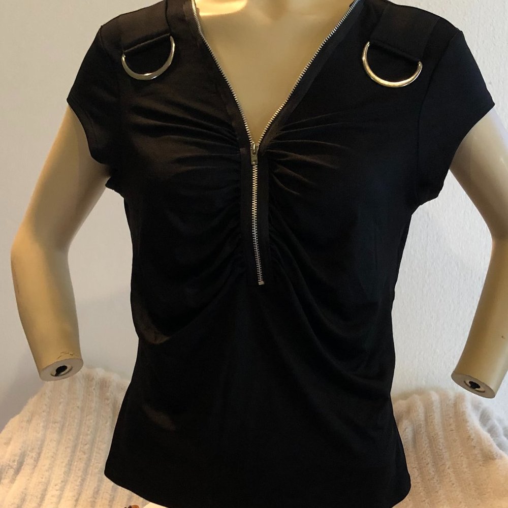 HOT KISS ZIP FRONT SHIRT WITH MEDAL DECORATIVE NWT SIZE XL